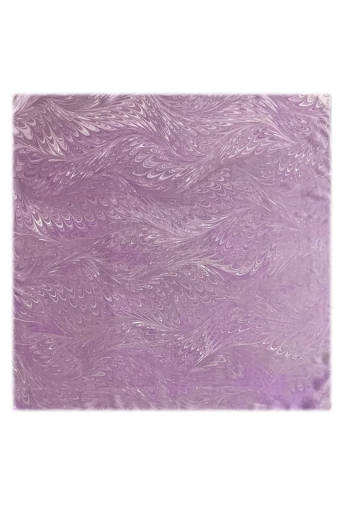 EBRU%20SANATI%20EL%20YAPIMI%20KADIN%20LİLA%20EFLATUN%20BEYAZ%20İPEK%20FULAR%20KRF%2033