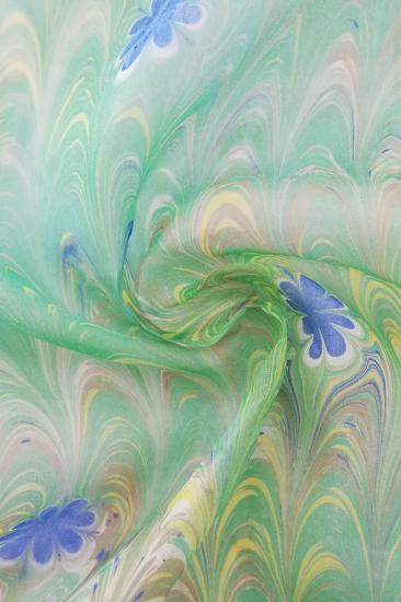 Fular, İpek Fular, Şal Eşarp, Kadın Aksesuar, Aksesuar, Tesettür Modası, Kadın Modası, Moda, El Yapımı Fular, Ebru Sanatı Fular, Şal Modelleri,Fular Modelleri, Hazır Şal, Fular bağlama Modelleri, Şal 